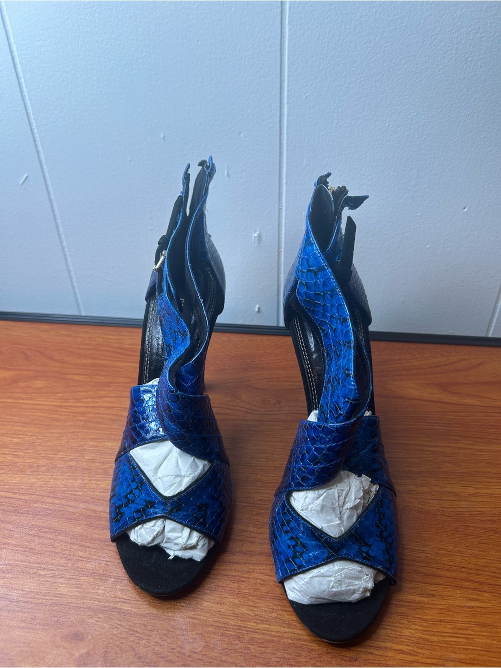 DEREK LAM Blue and black snakeskin shoes Women’s Size 6 With Dust Bag